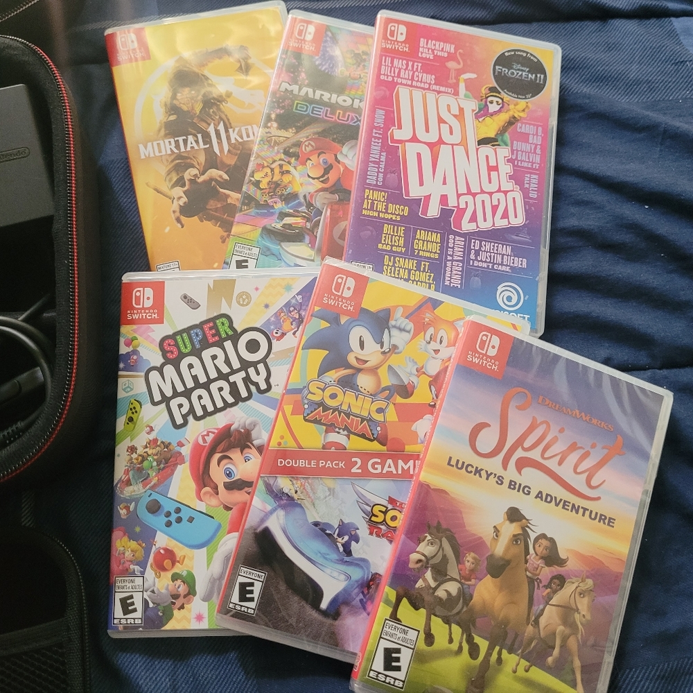 Nintendo Switch bundle - Picture 2 of 4